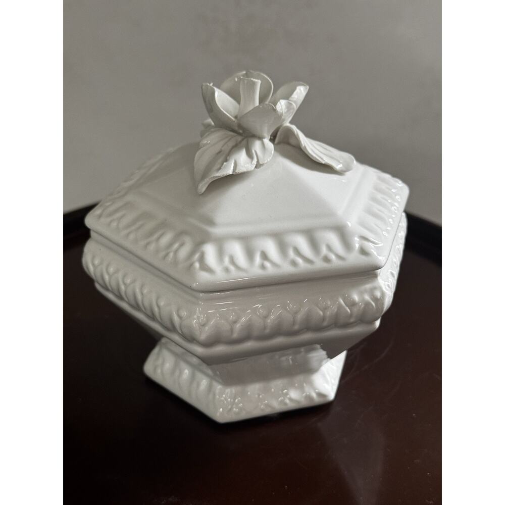 White Mottahedeh Floral Trinket Box- Made In Italy